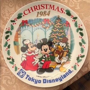 Tokyo Disney 1984 Christmas Plate Walt Disney World Productions